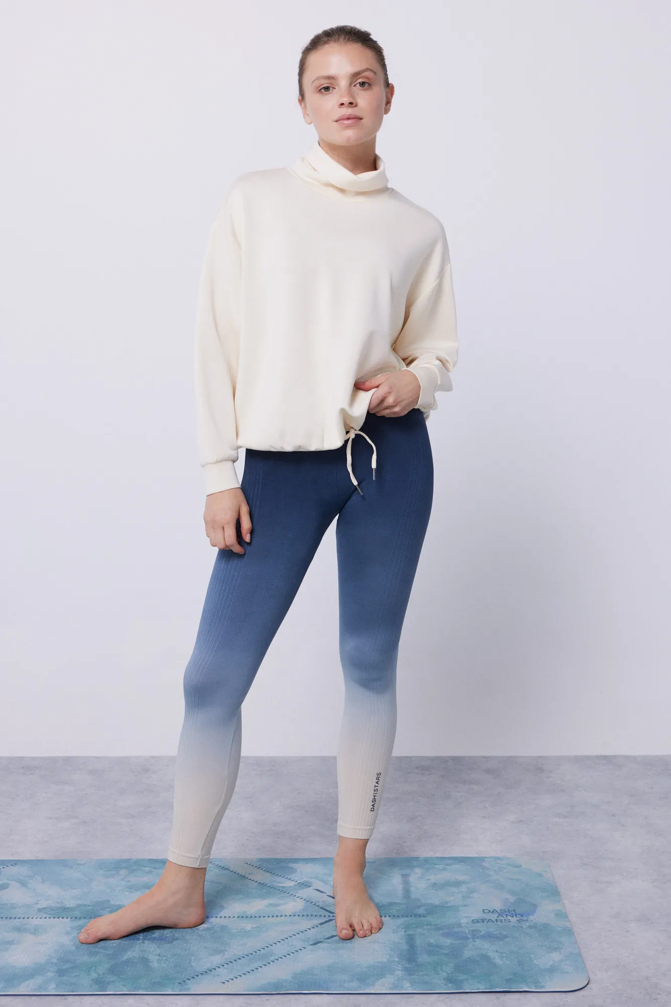 Dash and Stars Sudadera tacto suave blanca