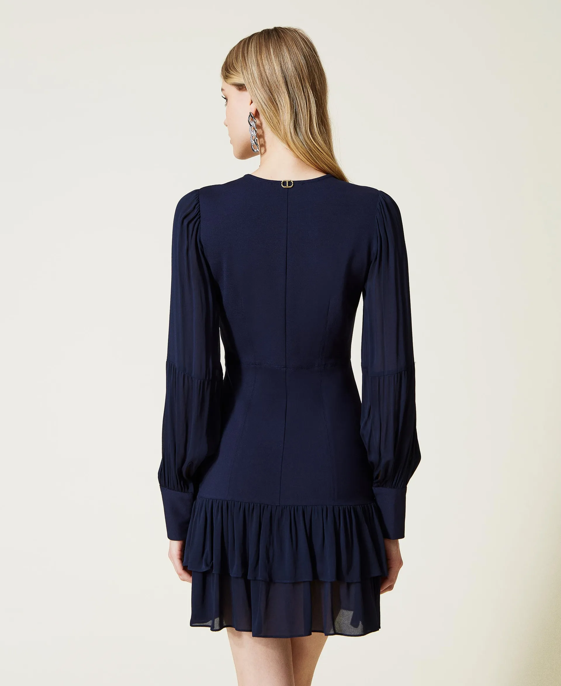 Vestido con inserciones de georgette