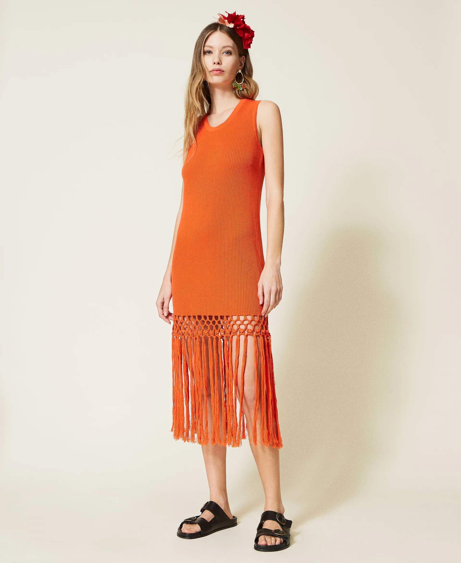 Vestido midi de punto con flecos